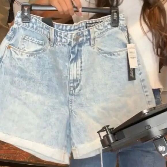 Blank NYC The Perry Shorts in Party Everyday, Size 28, New with Tag - Picture 6 of 6